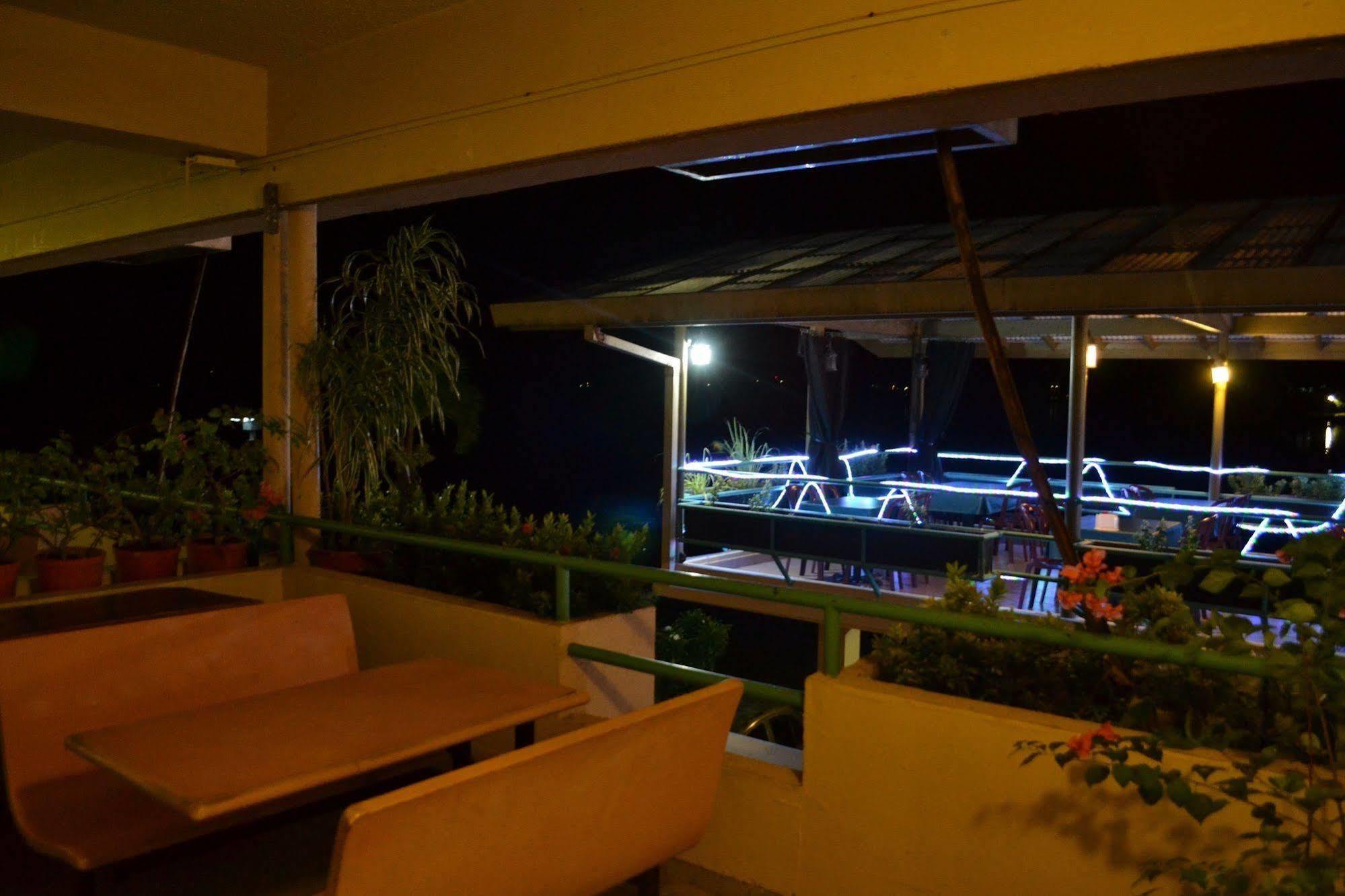 West Plaza By The Sea Hotel Koror village Exterior foto